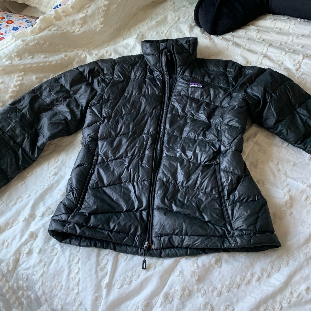 Women’s small Patagonia black puffer!